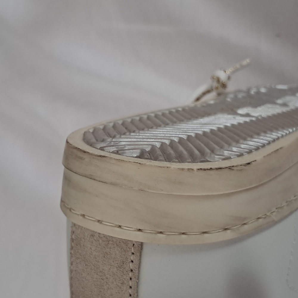 P448 John Dune Sneaker. Womans Size 39. White & Beige. Distressed Rubber Sole - Picture 14 of 16